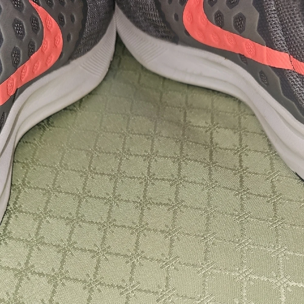 Nike Downshifter 7 Women's Grey And Coral Running Sneakers Size 8W